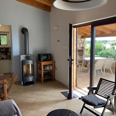 Karigador Beach House Luaran gambar