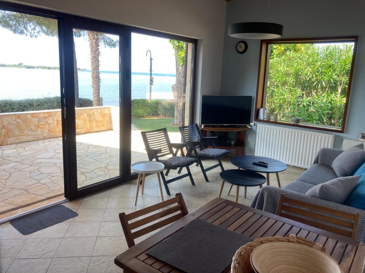 Karigador Beach House Luaran gambar